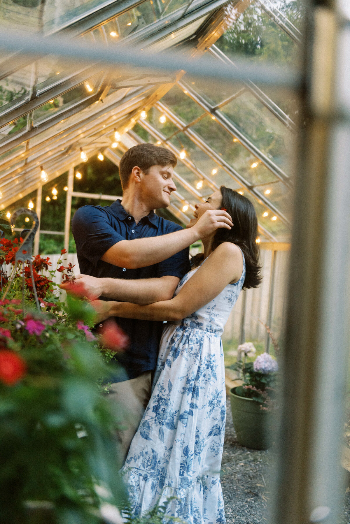 GreenhouseGardenEngagement_InHomeSession_TaylorNicollePhoto-22