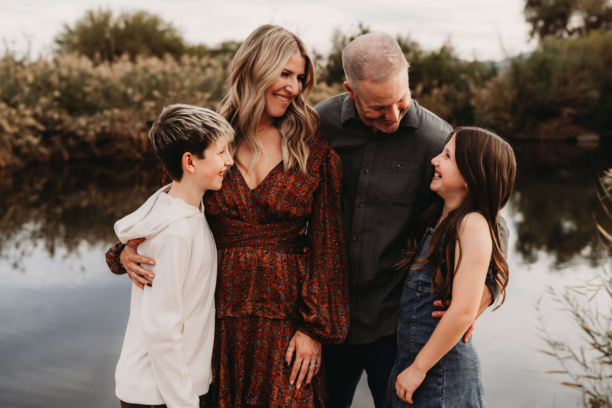 beautiful-family-session-the-wetlands