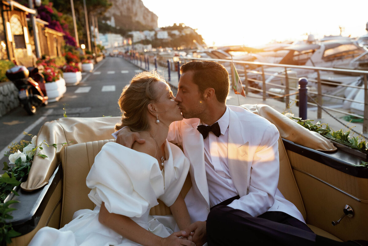 091-REVISED-085EW-ARTISTS-FAVORITES-FINALEWR59459