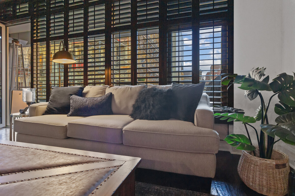 Vacant home staging with contemporary furnishings to showcase spacious living areas