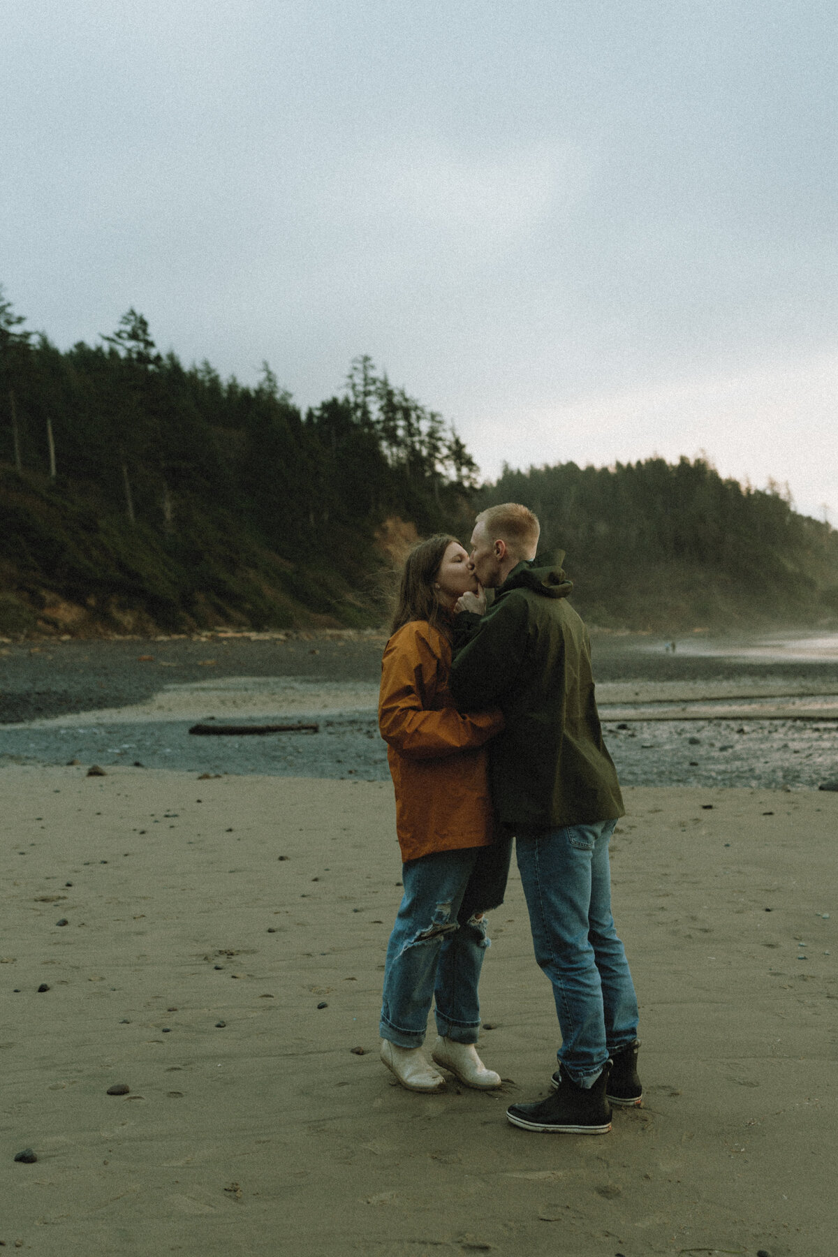 Oregon Coast Couples - lizarrietaphotography-45