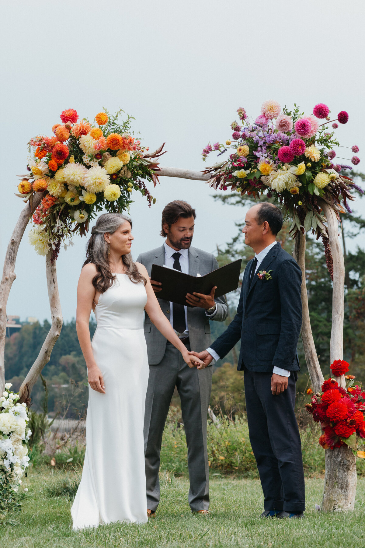 intimate-wedding-captain-whidbey-washington