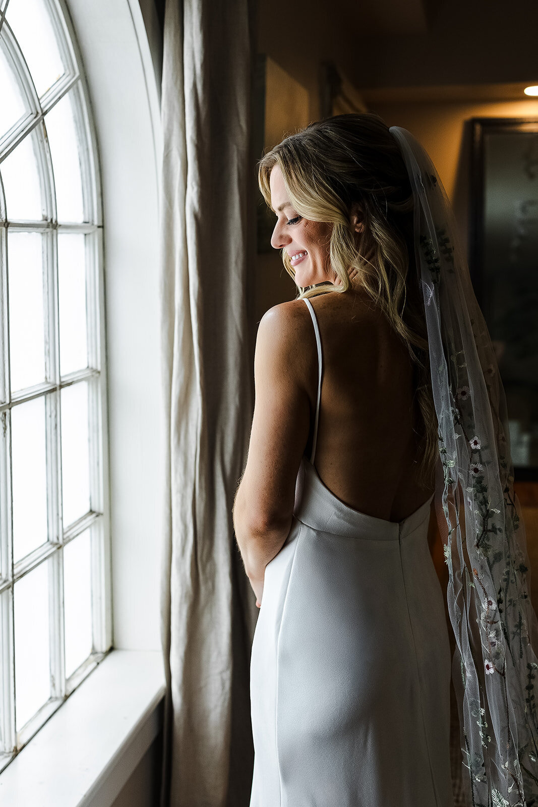 Carey_LSPhotography-GettingReady-146_websize
