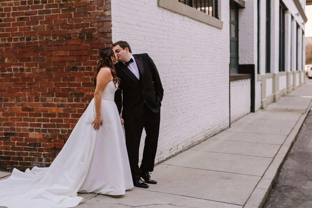 urban-row-photo-the-winslow-baltimore-wedding-25