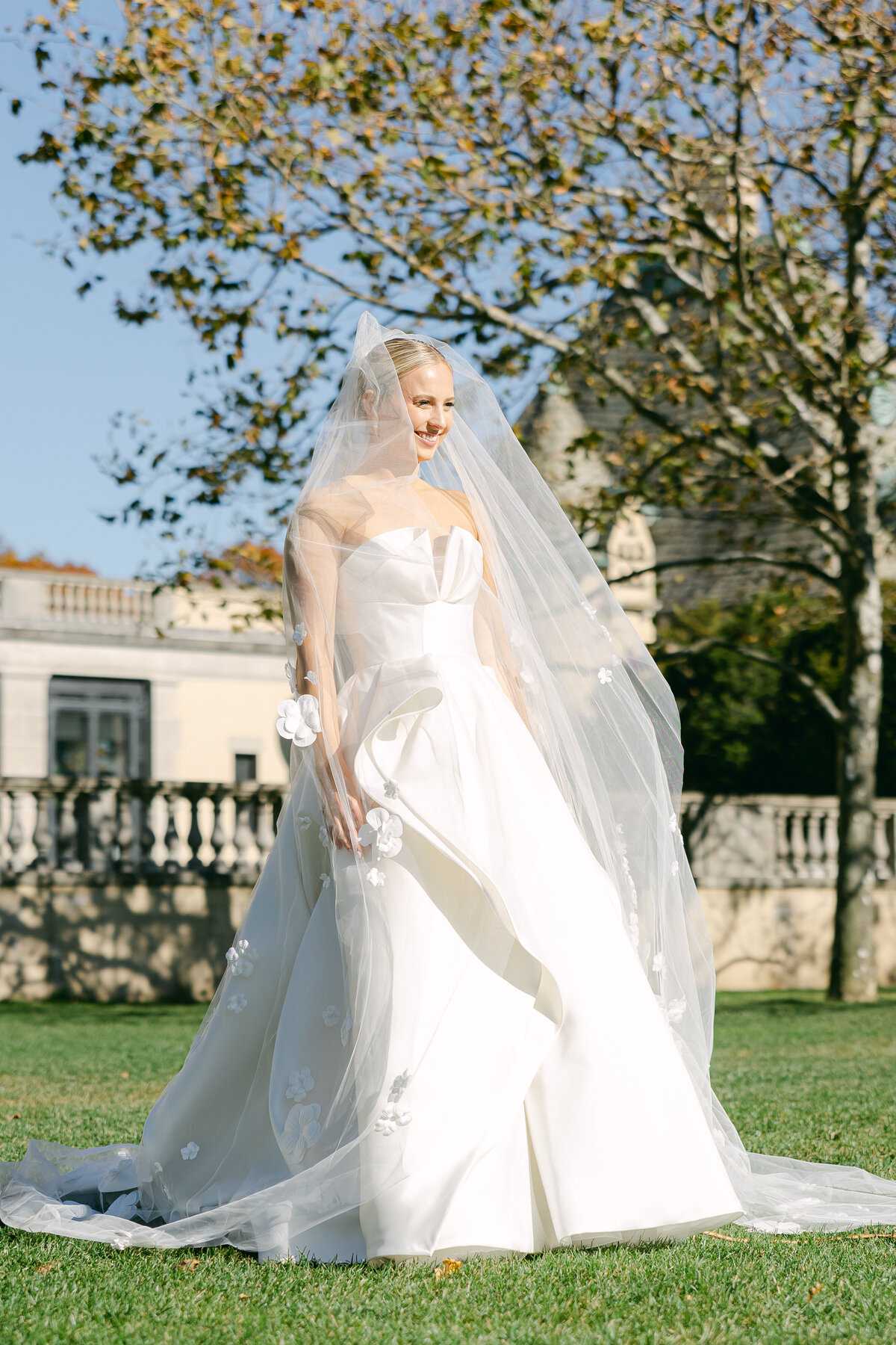 First Look at Oheka Castle Wedding Photos