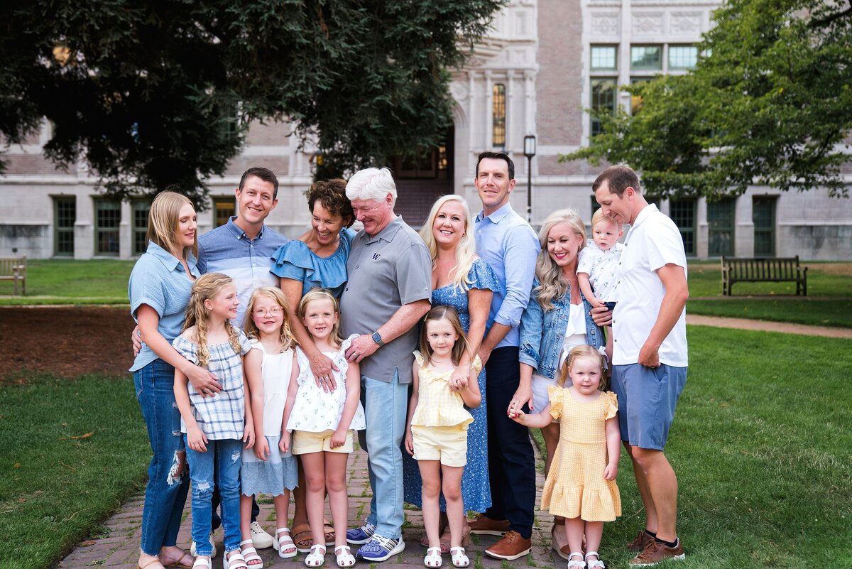 Extended family, big group photo at the University of Washington in Seattle