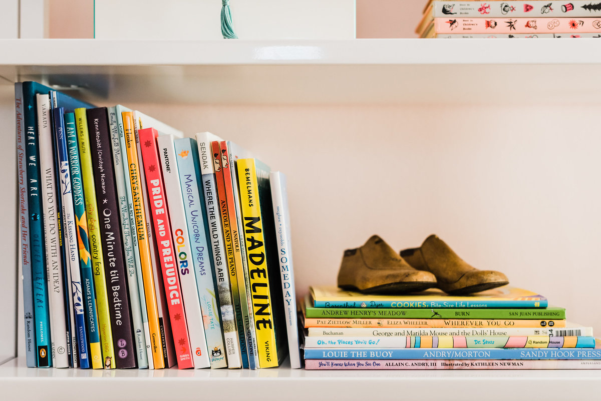 Bookcase styling ideas for nursery. 