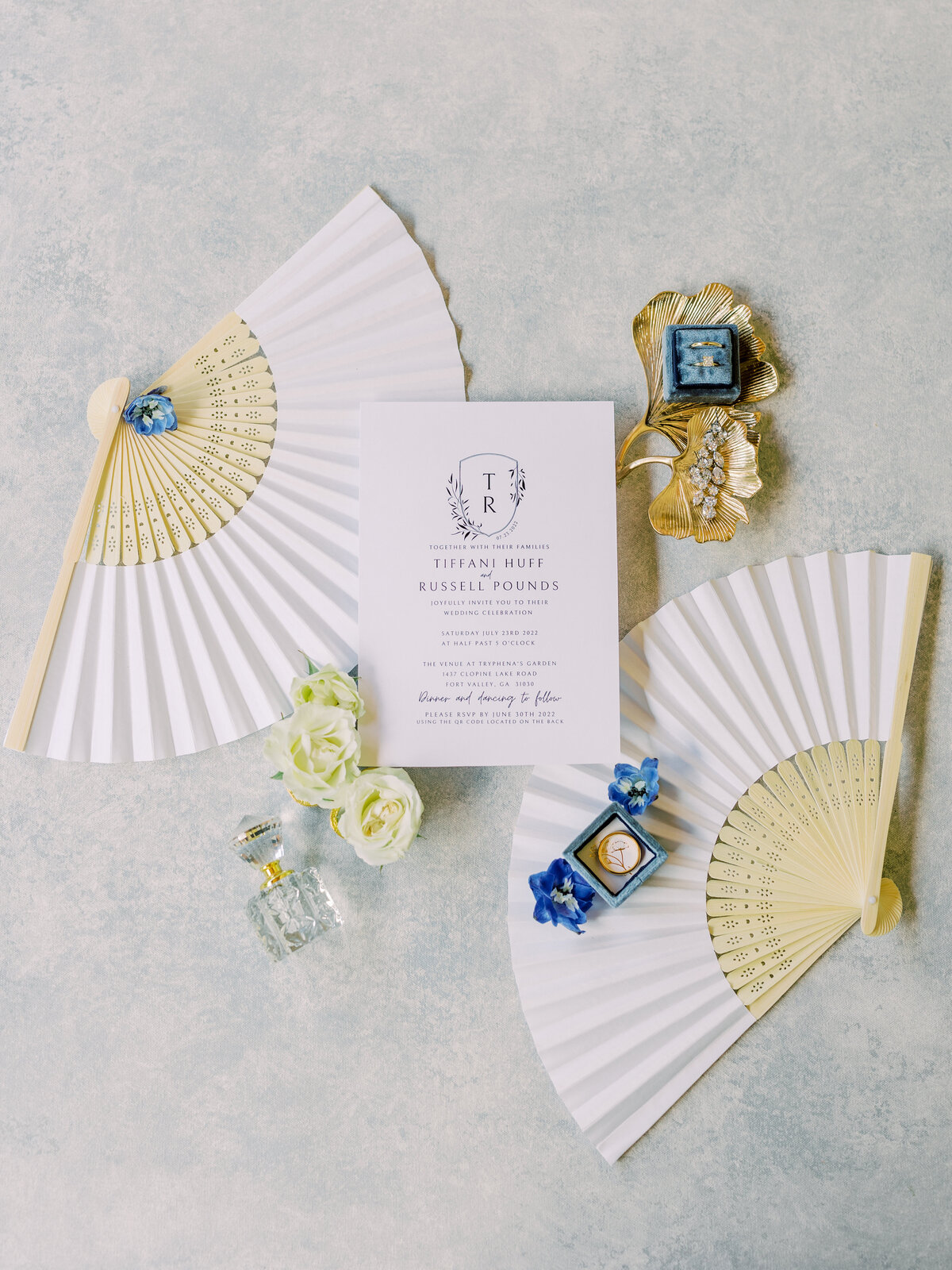 wedding invitation with fans and rings