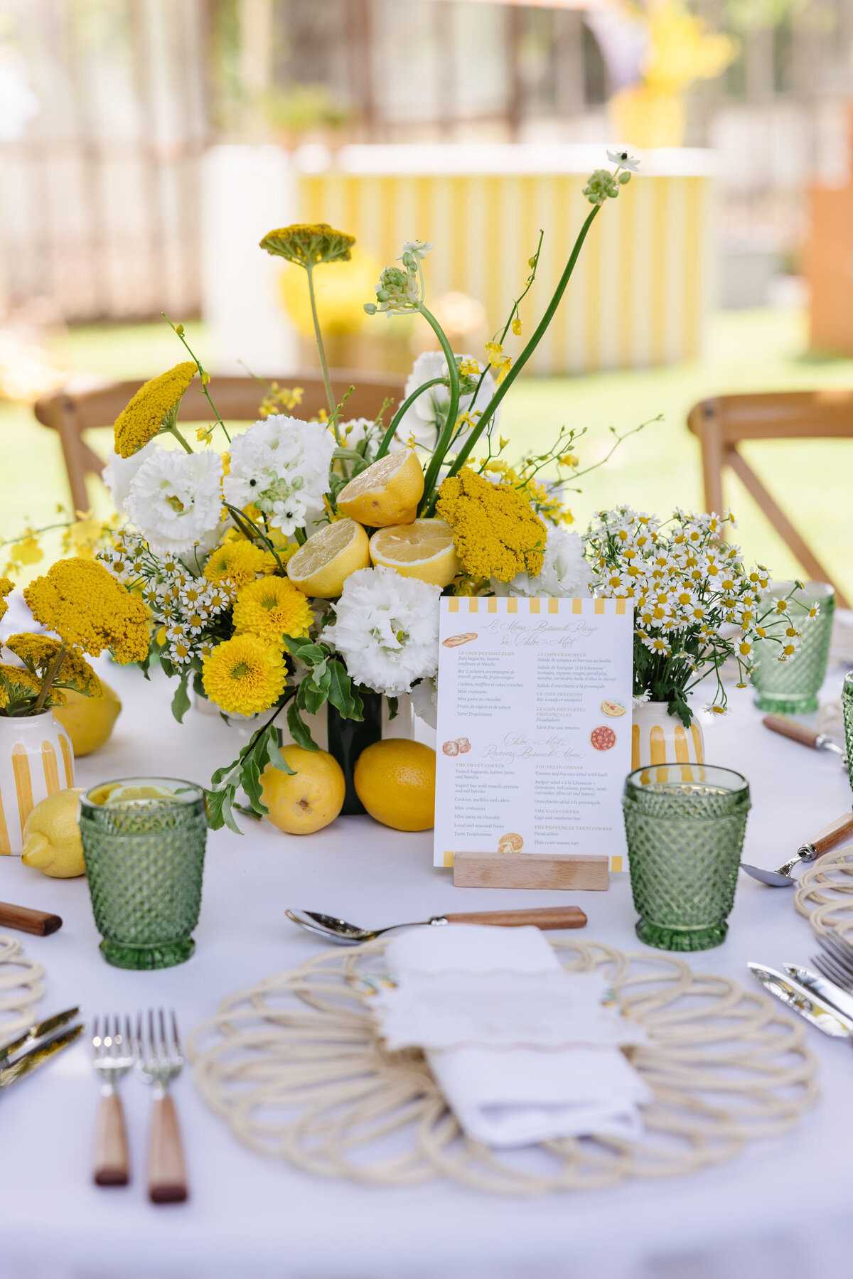 Provence-pool-brunch-decor