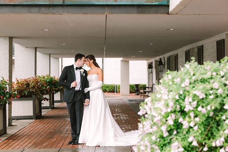 evansville-country-club-wedding-first-look-moment21