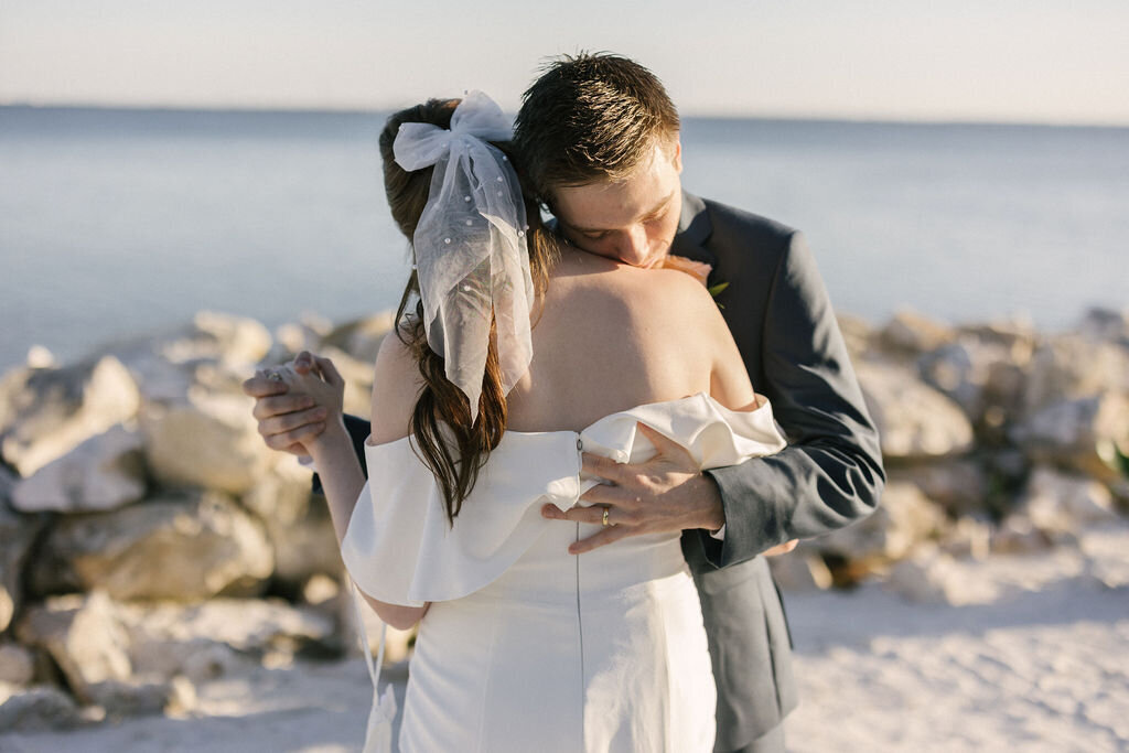 emily-plank-photo-the-current-hotel-elope-in-florida-chantilly-chic-celebrations-21