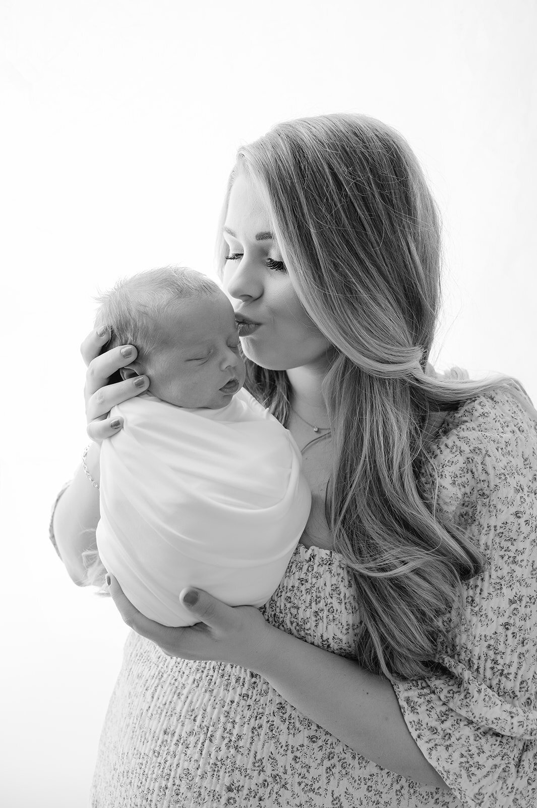 At-home-newborn-nothing-fits-but_0024
