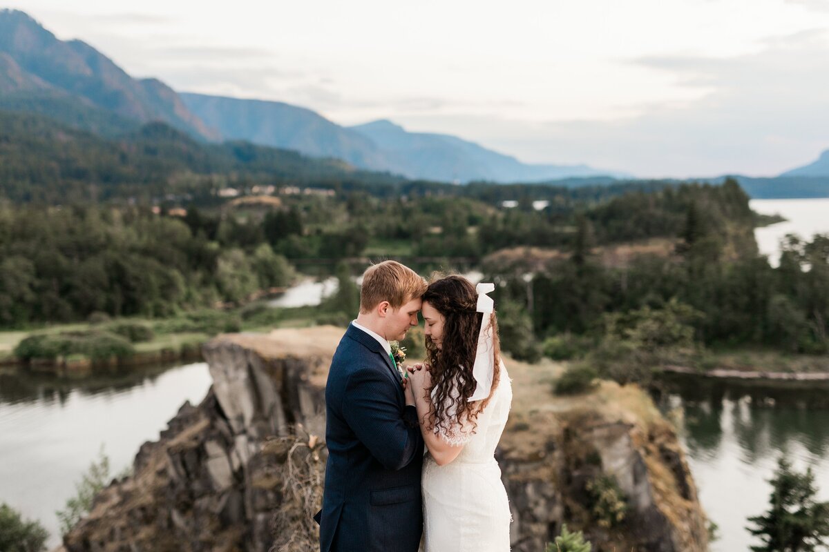 Columbia River Gorge Intimate Elopement-22