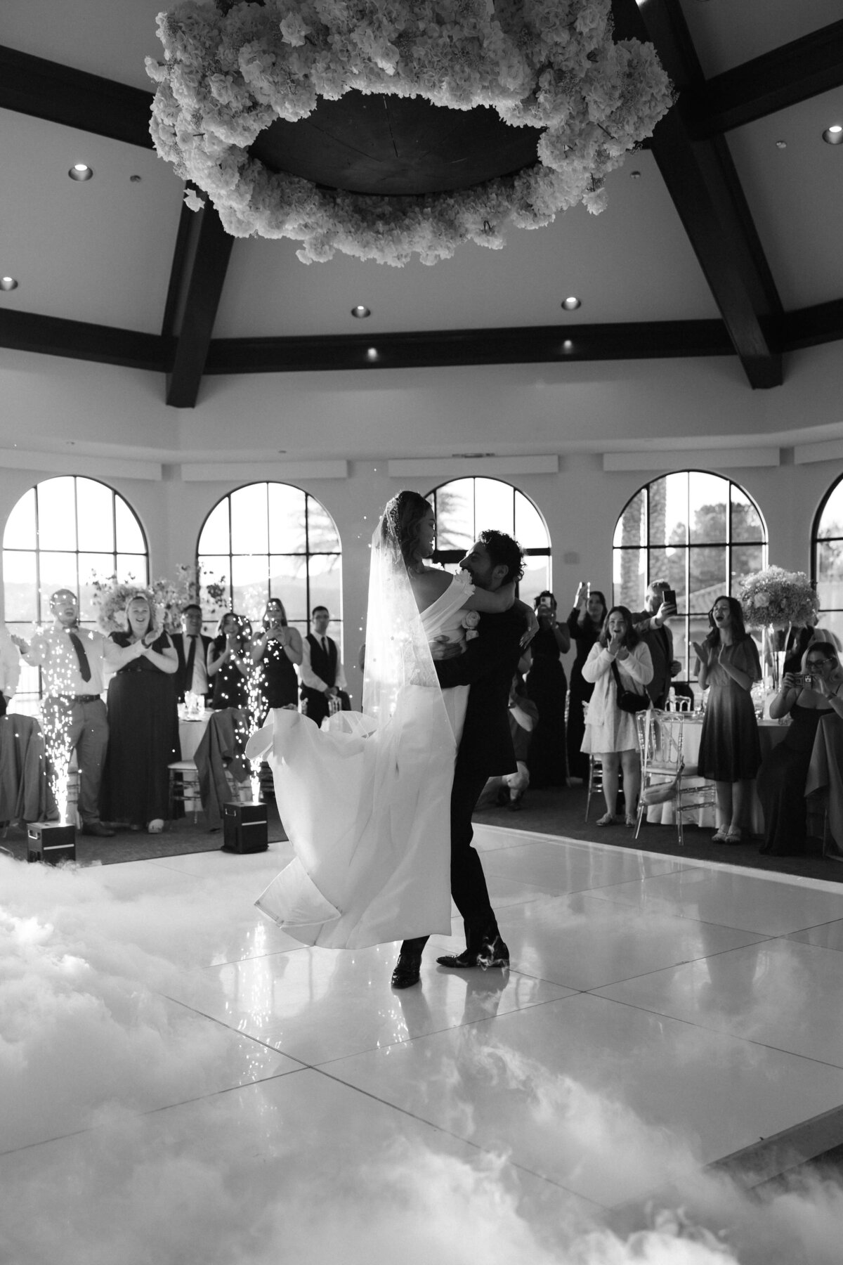 119_riskyexposure_marley-simon_las-vegas-elopement-photography