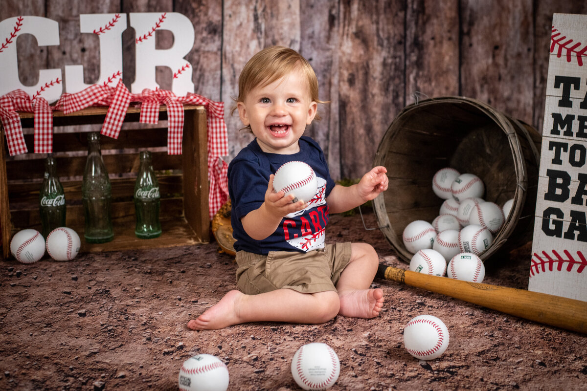 first-birthday-baseball-akron-photographer