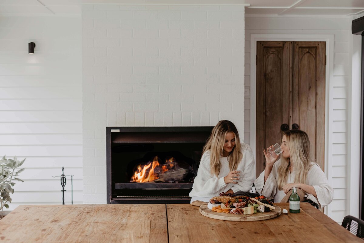 pause fireplace