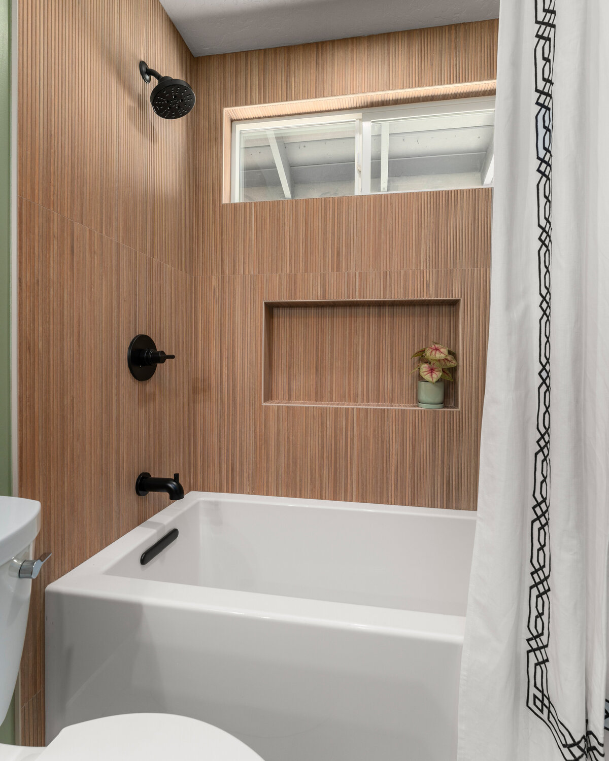 029_TPP_Battres_735EMonroeAve