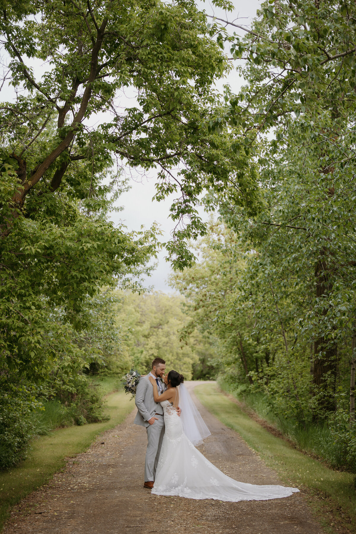 Gardenview wedding couple portrait