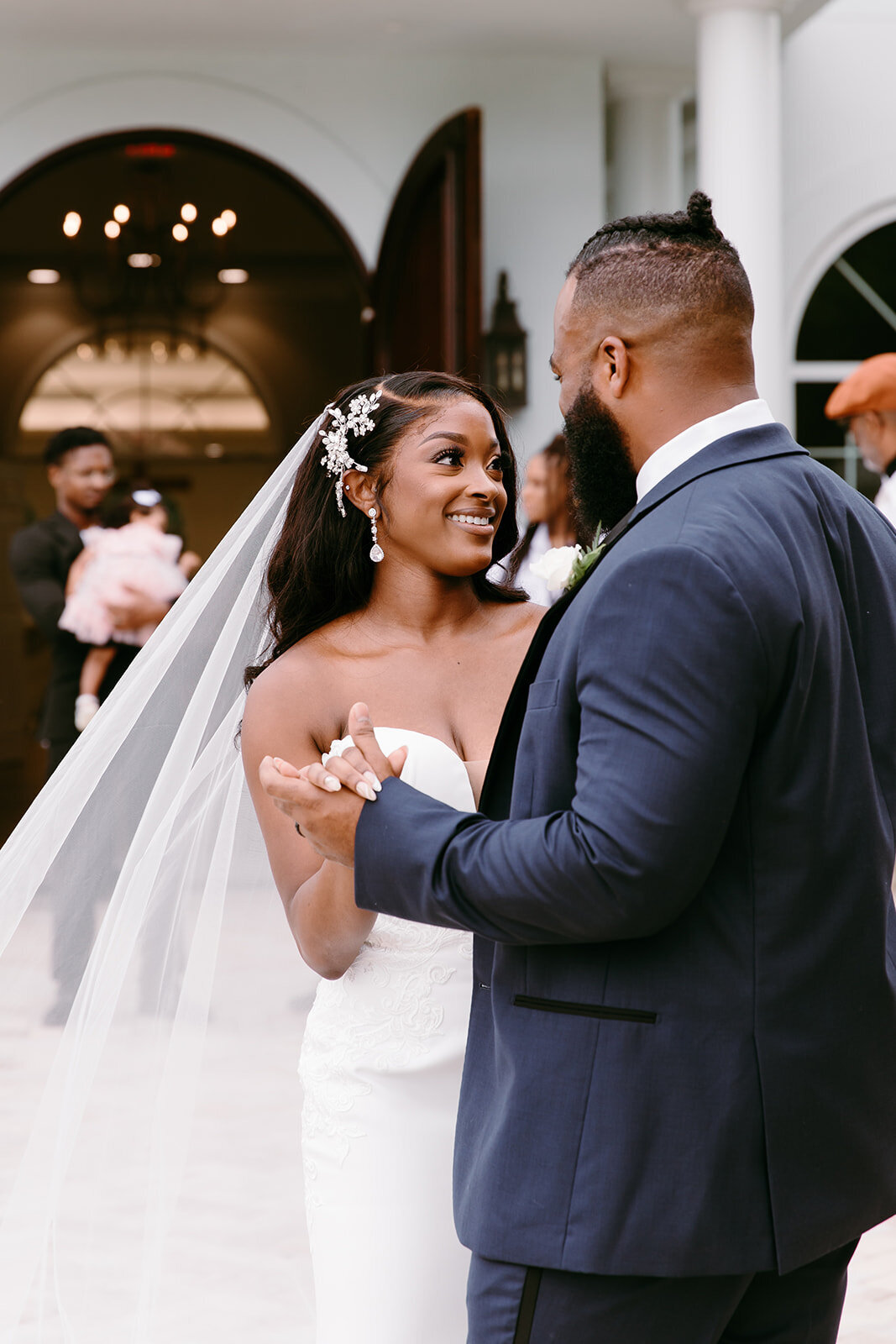 jessica-cruz-photography-harborside-chapel-florida-elopement-chantilly-chic-10