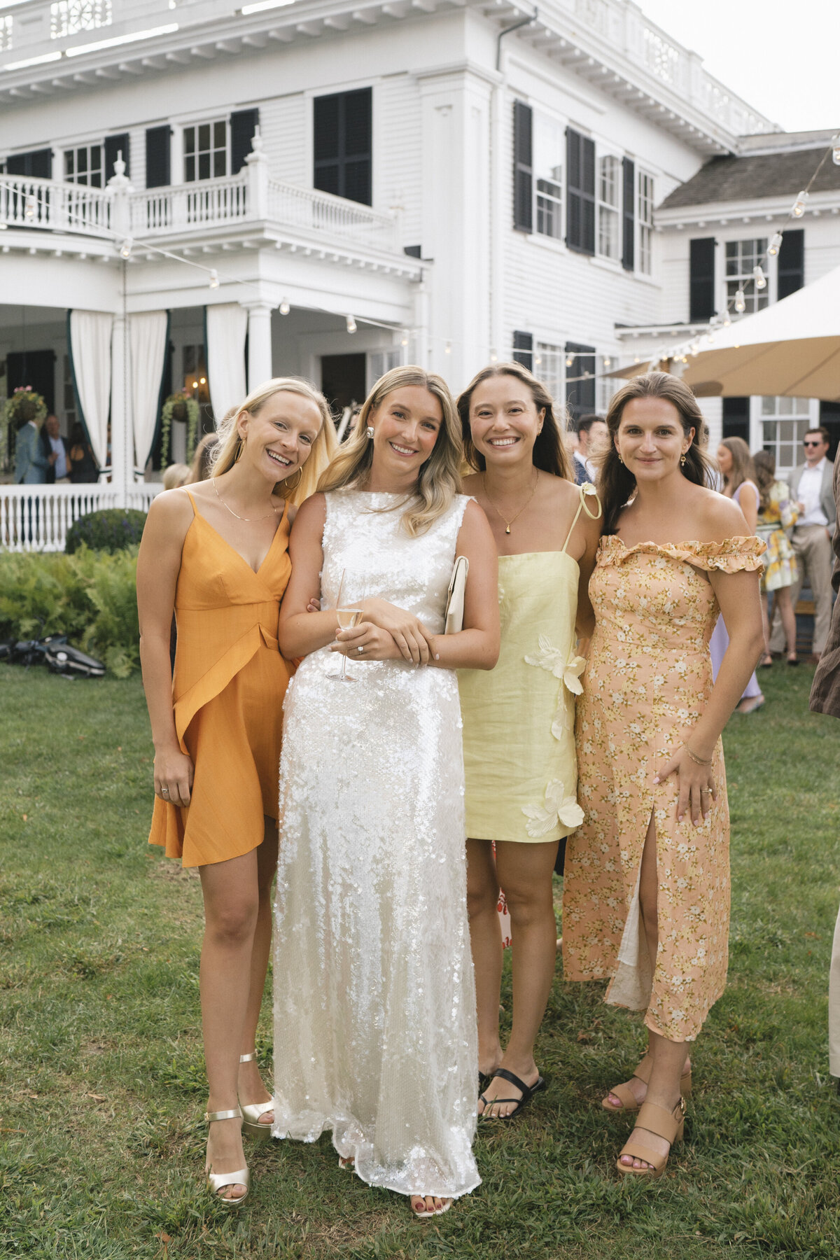 Marthas-vineyard-wedding-planner-kg-events-design-luxury-destination-weddings-private-events-corporate-events-edgartown-ma-event-designer-outdoor-tented-wedding-reception-island-wedding-vogue-wedding-pohogonot-4