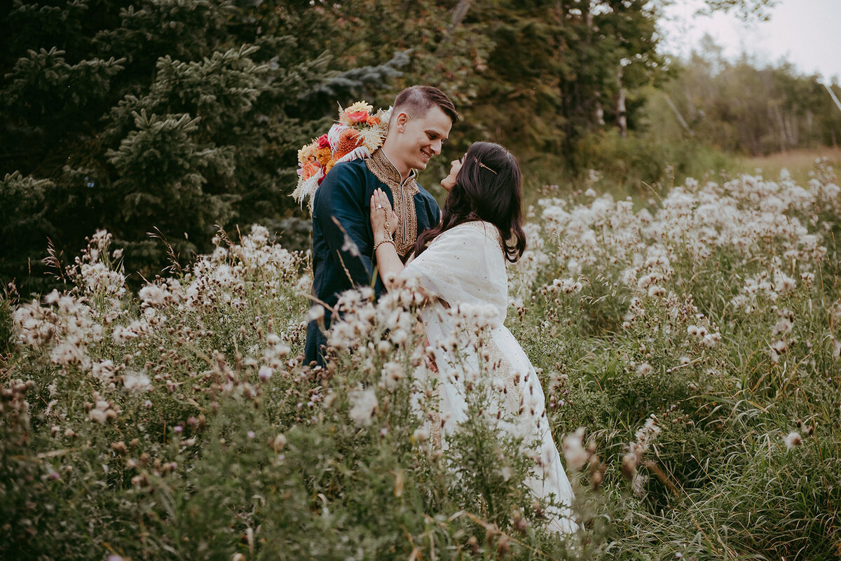 Wedding-couple-posing-outdoors-Okanagan-BC