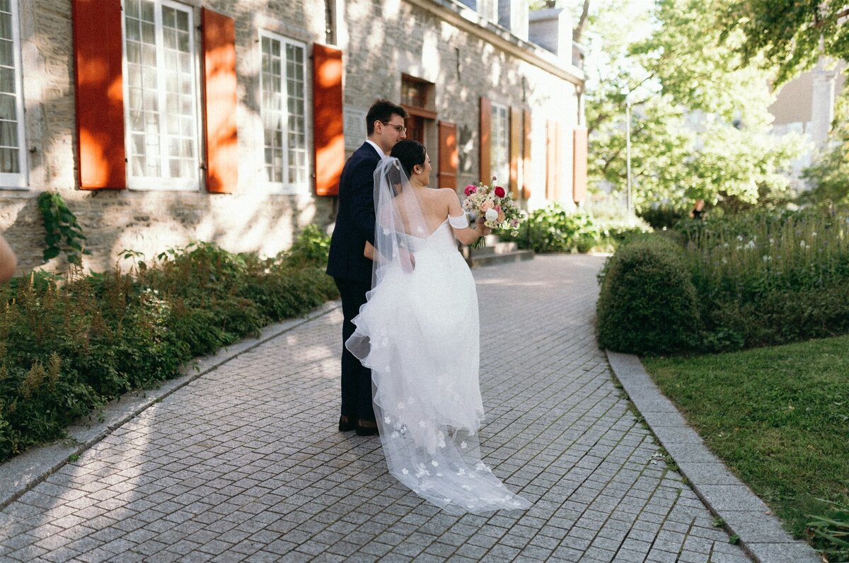 chateau-ramezay-montreal-luxury-editorial-wedding-photographer-376