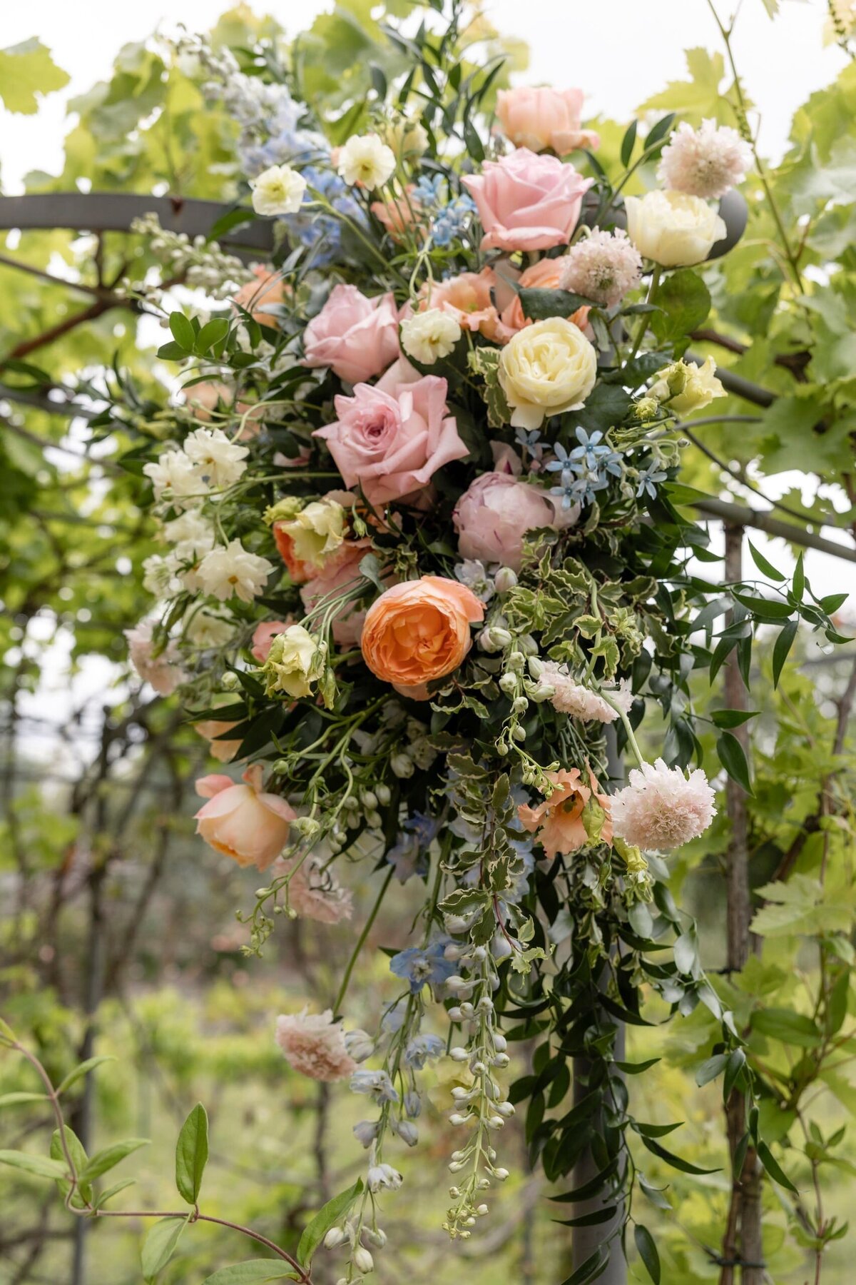 elegant-colorful-wedding-ceremony-french-chateau8