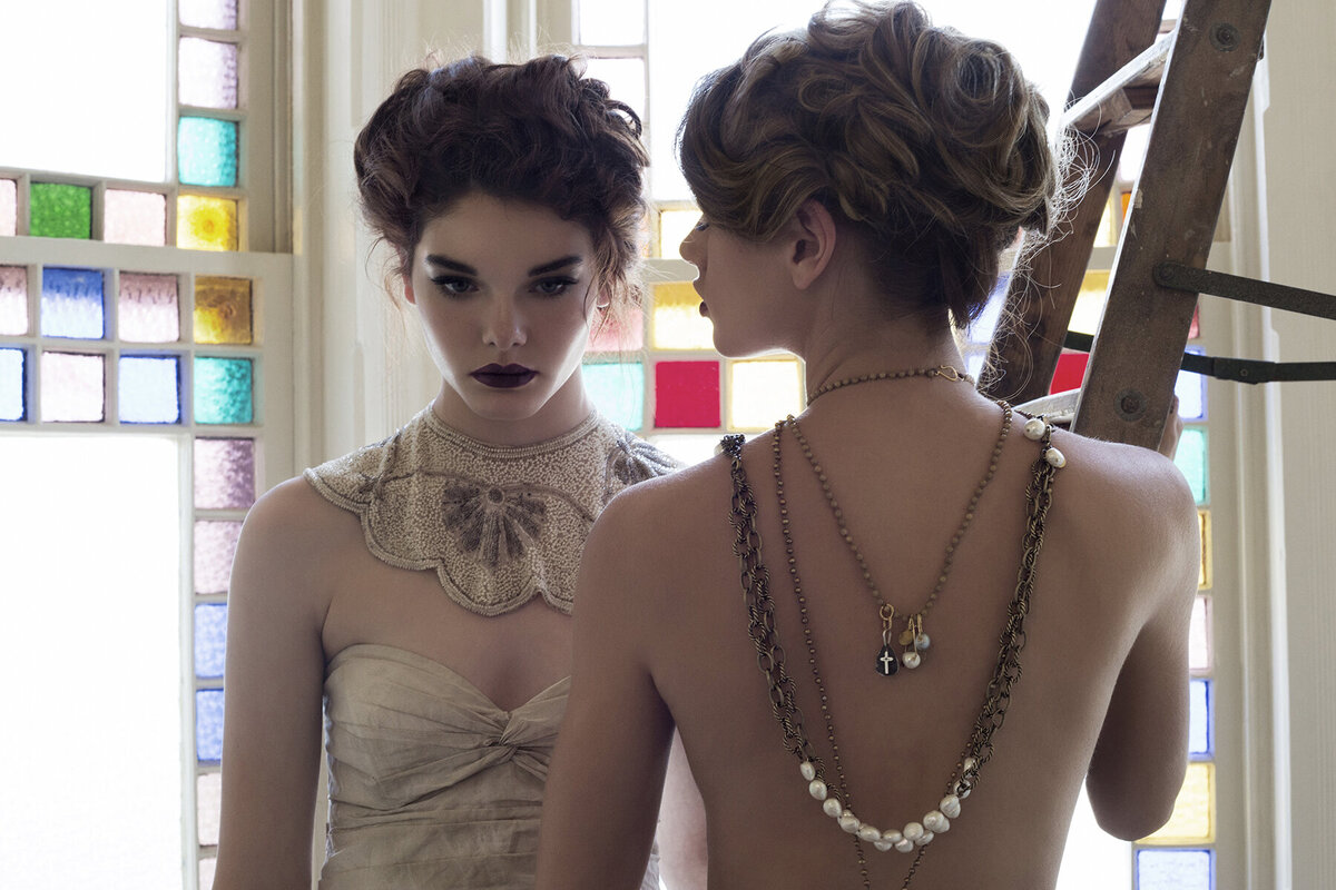 Editorial_Chateau_Bellevue_gowns_Edie_Styles (1)