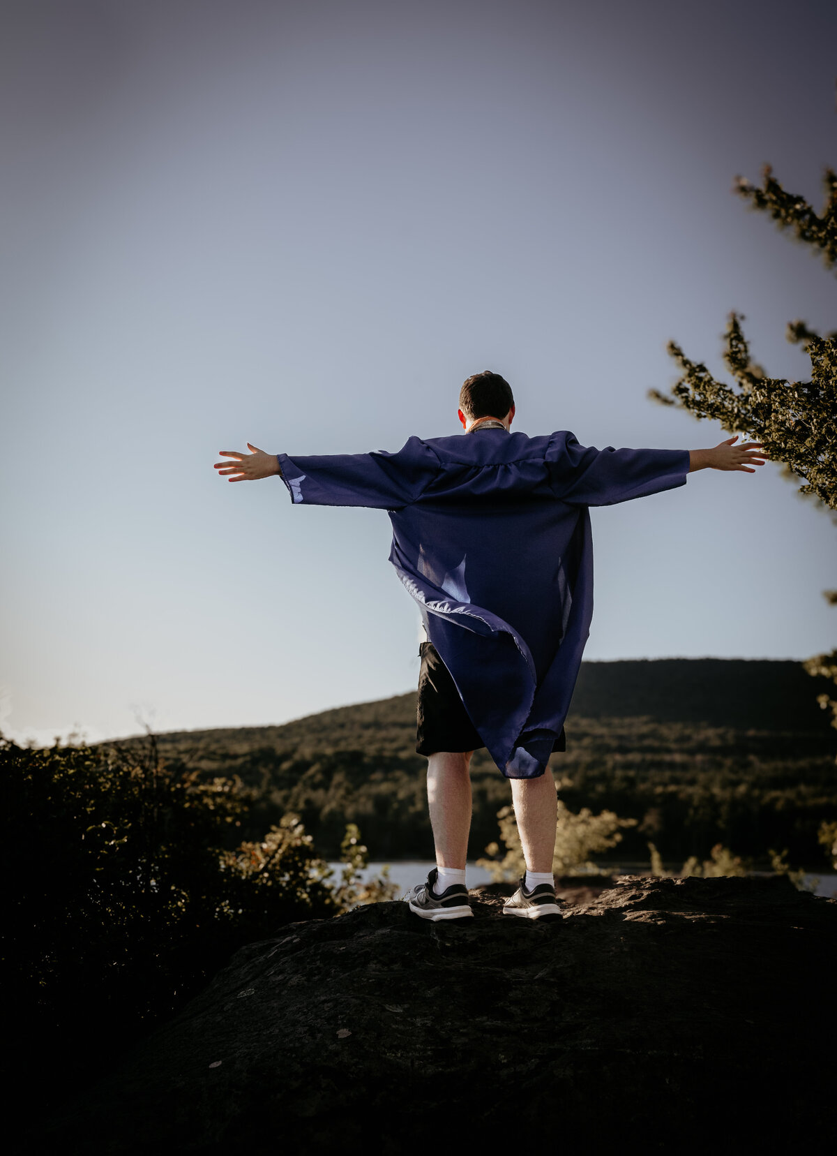north-lake-ny-senior-pics-cap-and-gown