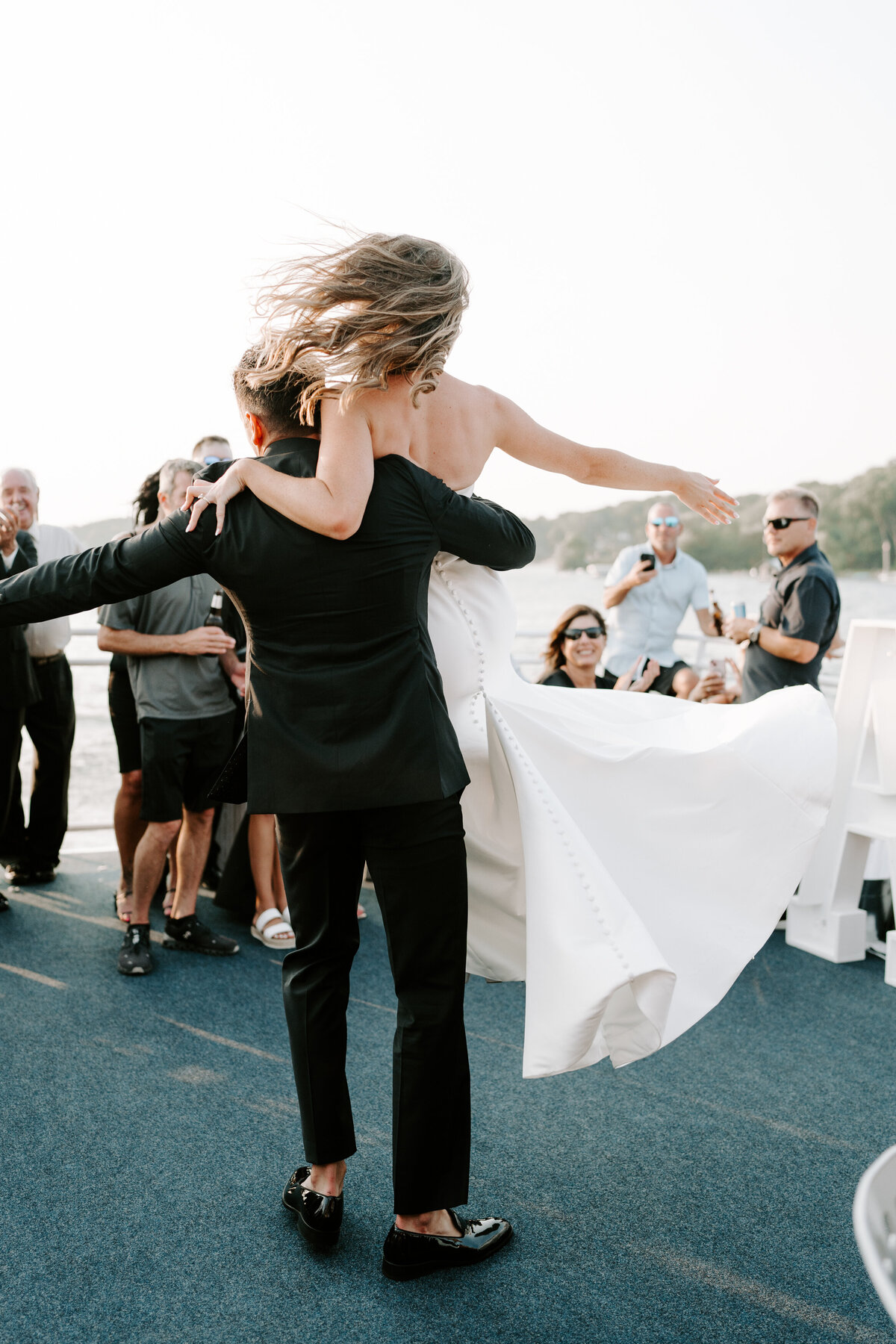 abby-parker-lake-minnetonka-wedding-86