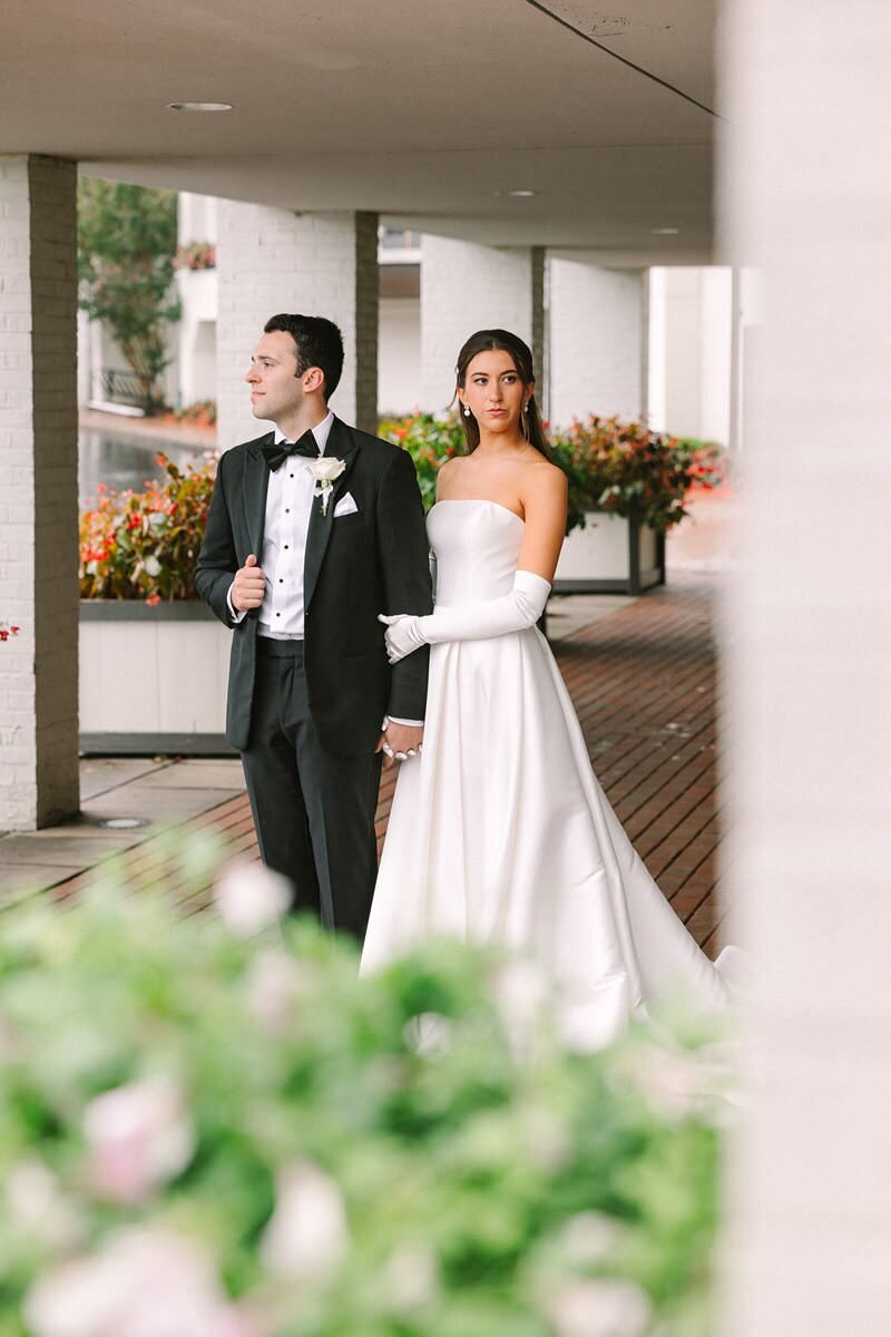 evansville-country-club-wedding-first-look-moment22