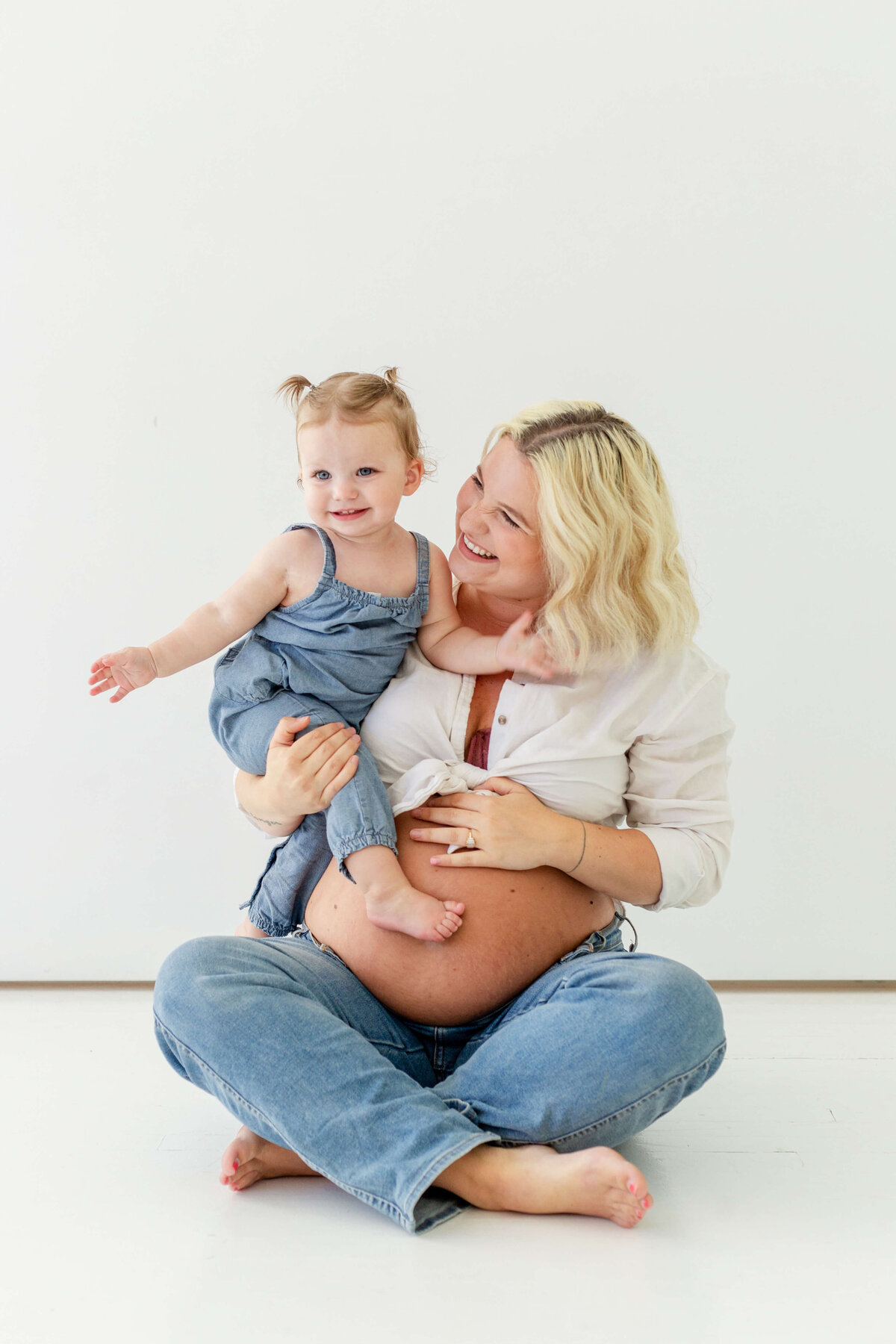 Pregnancy-Photoshoot-Motherhood-Photography-Tristate-Ohio-Kentucky-Indiana-Whitney and Birdi - Motherhood-36