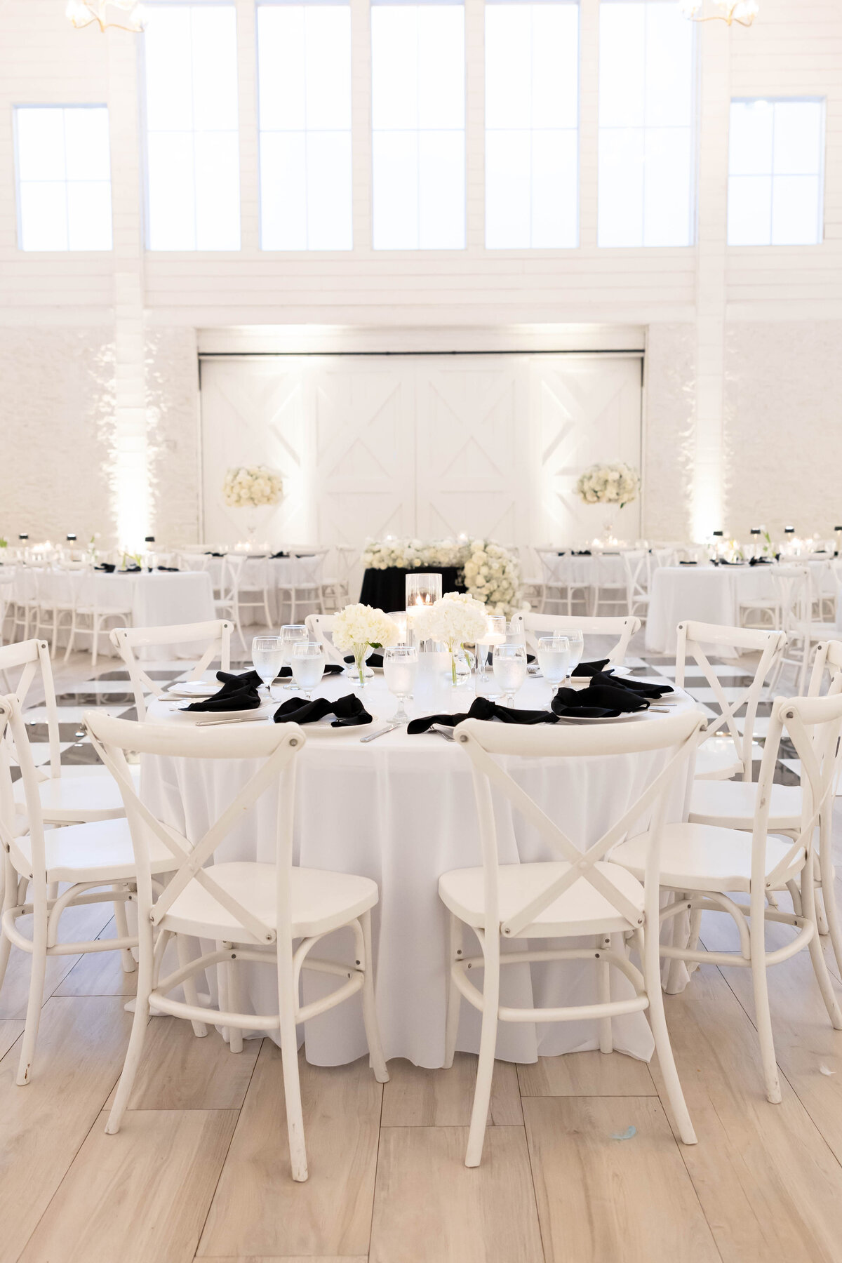 Savannah&Austin_Recep Decor-48