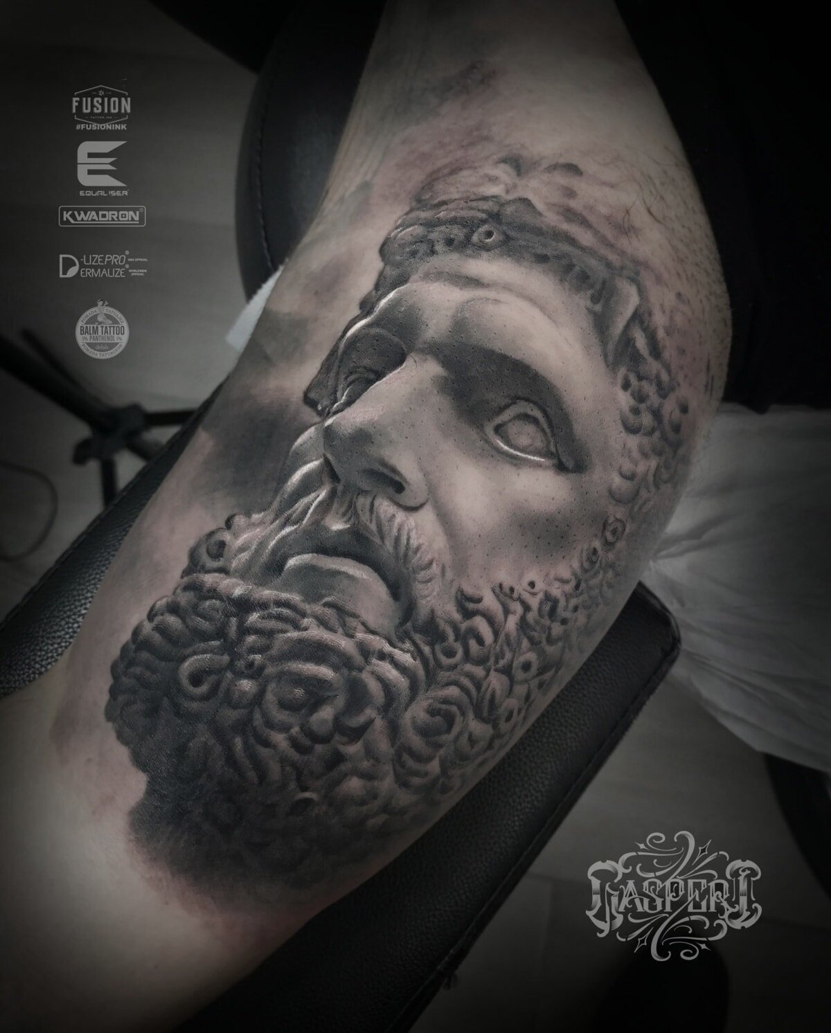 roberto-guest-artist-bloodyink-tattoo-studio-hinwil (50)