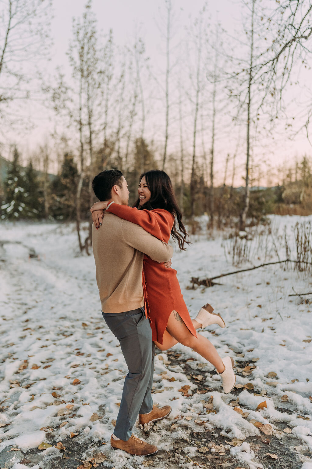 Joyce Li Photography Destination Wedding Elopement Engagement Lifestyle Portrait Photographer West Coast Seattle Washington California goldcreekpondengagement-89