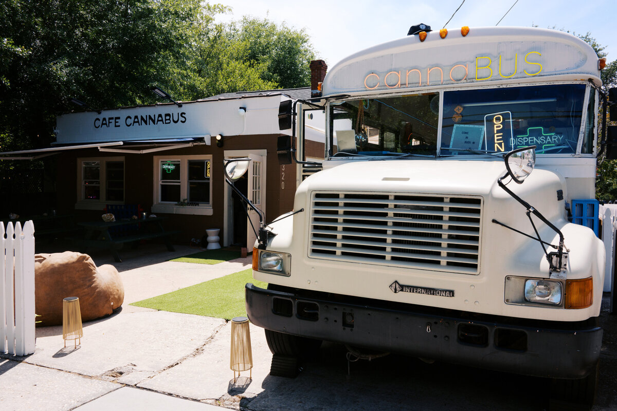 Cafe Cannabus cover