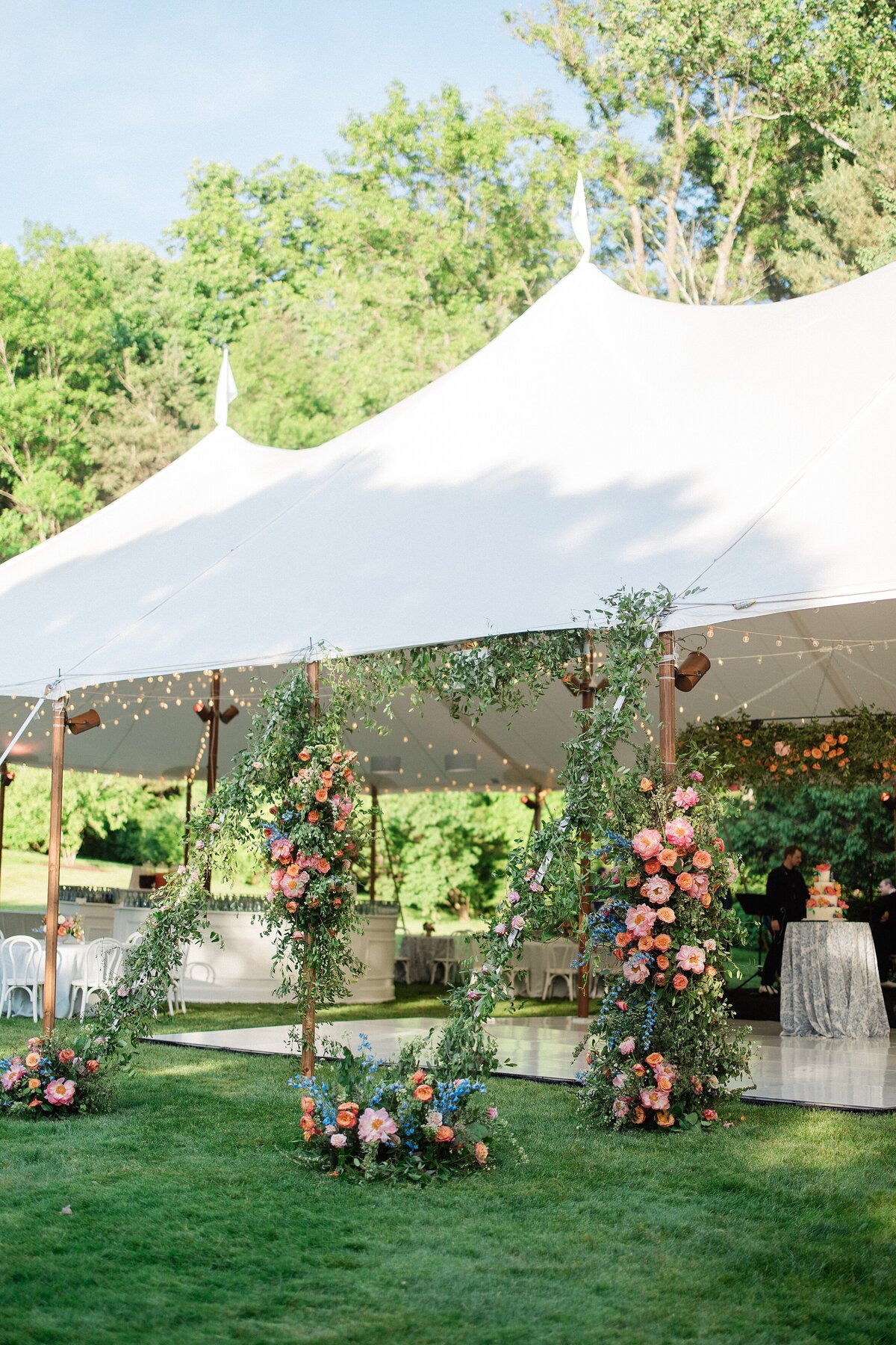 connecticut-backyard-tented-wedding-photo_0028