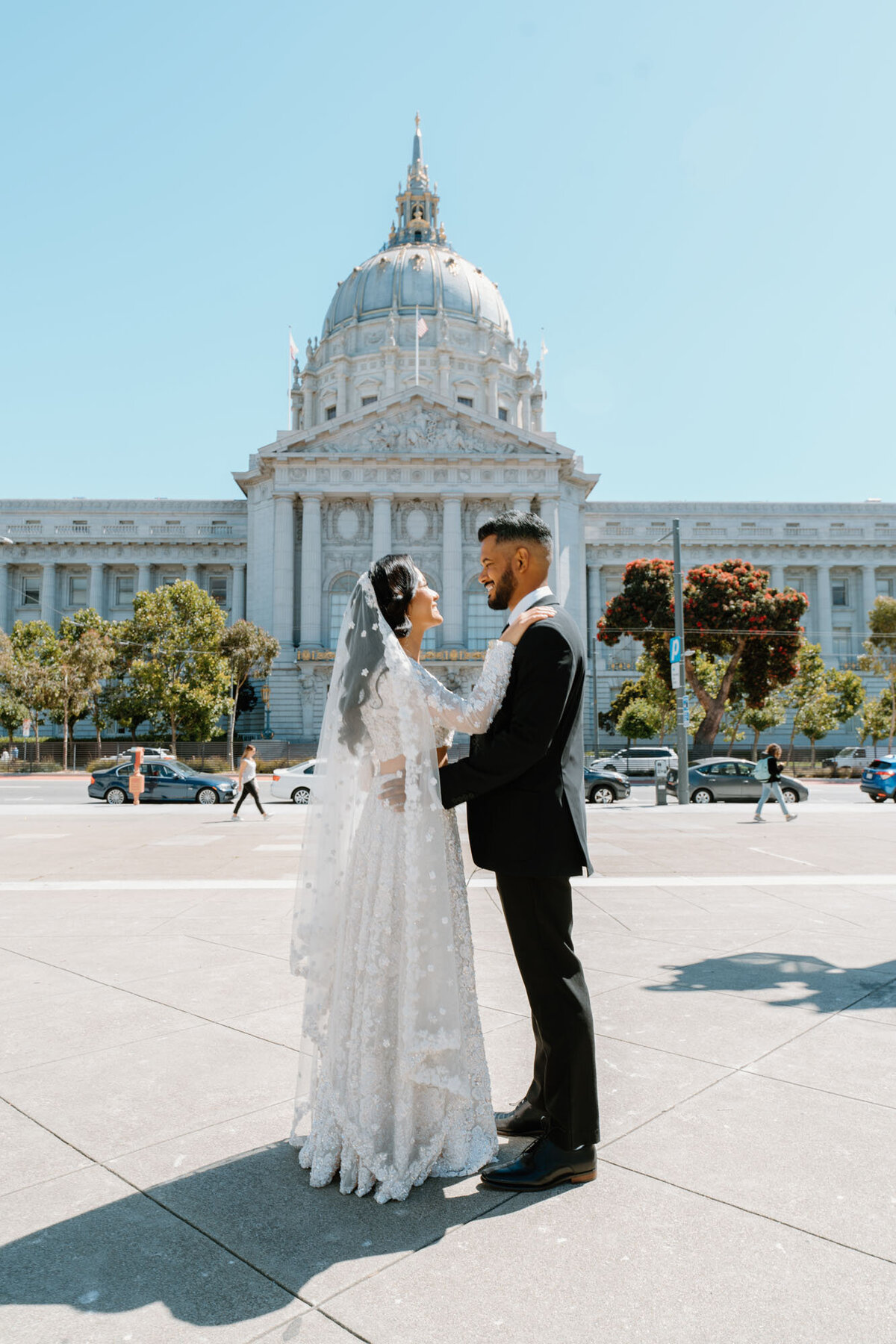 061_sf-city-hall-wedding_firstlook_JAV02382