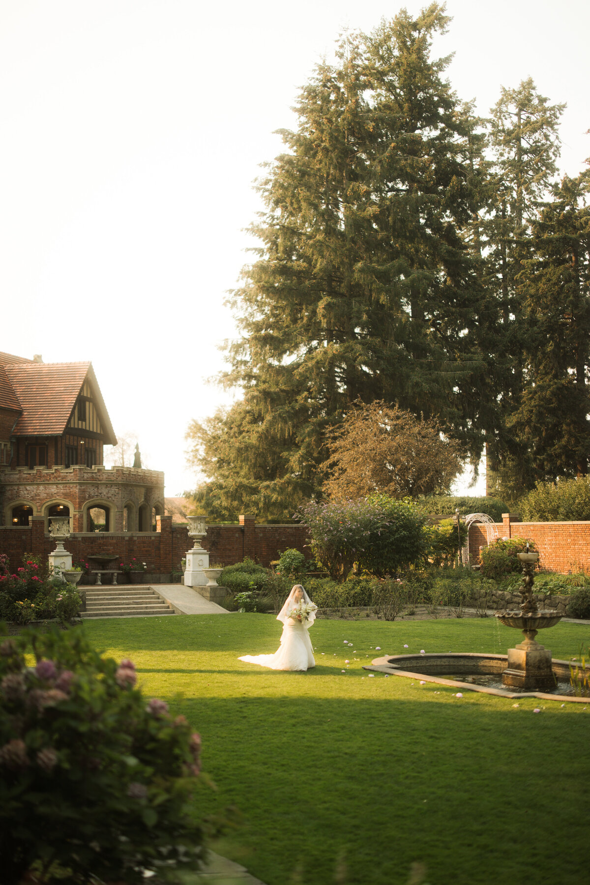 Wide shot of Thornewood Castle, Tacoma