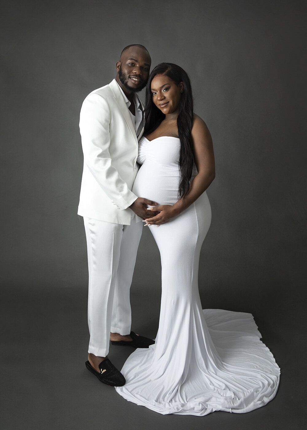 MATERNITY_PREGNANTWOMAN_BLACKWOMANWHITEDRESS