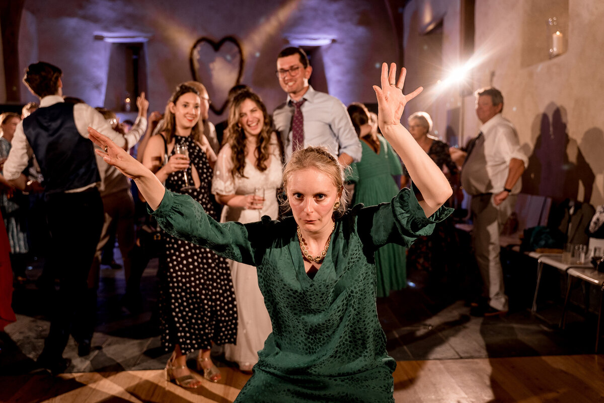 great-barn-devon-wedding-photographer-jasmine-leo-62