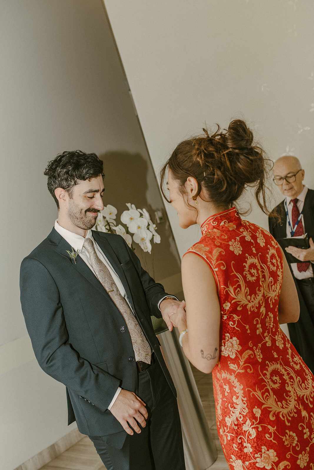 toronto-city-elopement-city-hall-ttc-subway-sugar-beach-fun-romantic-sumer-wedding-2726