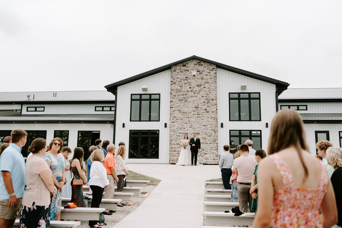 kraber-the-gathering-grounds-iowa-wedding-93