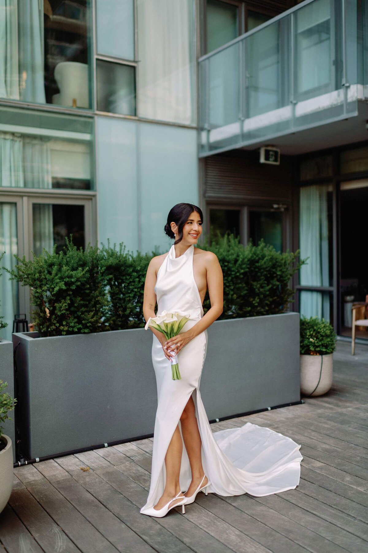 1HotelTorontoWeddingBride-151
