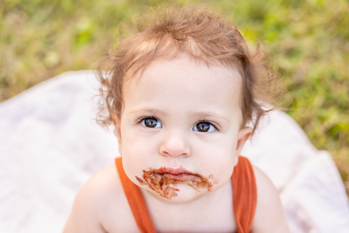 Outdoor_cake_smash_1_year_photography_session_Lexington_KY_photographer_baby_boy-3