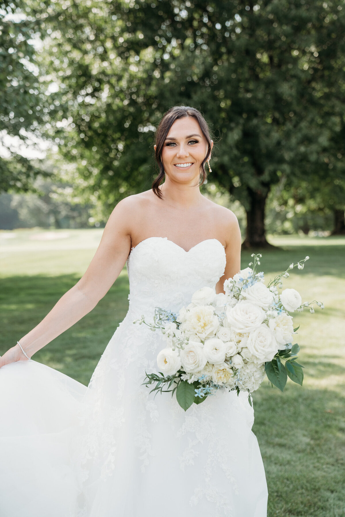 wedding-bouquet-springfield-country-club-ma