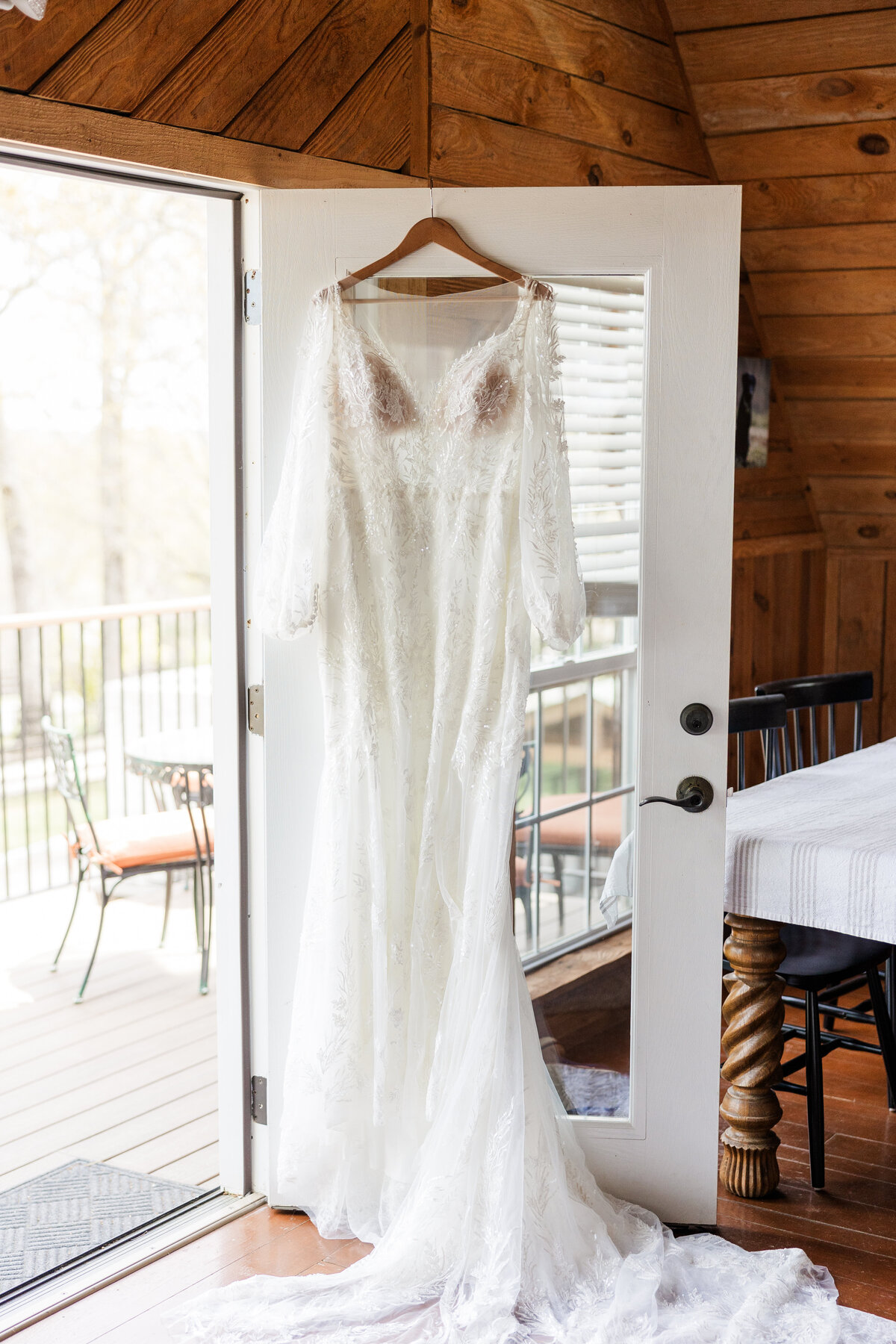 bride-getting-ready-at-lewallen-farms