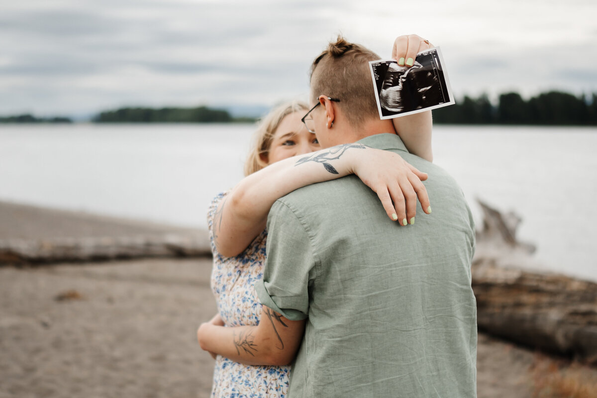 Sauvie-Island-Portland-Maternity-Photos-with-Ultrasound-095