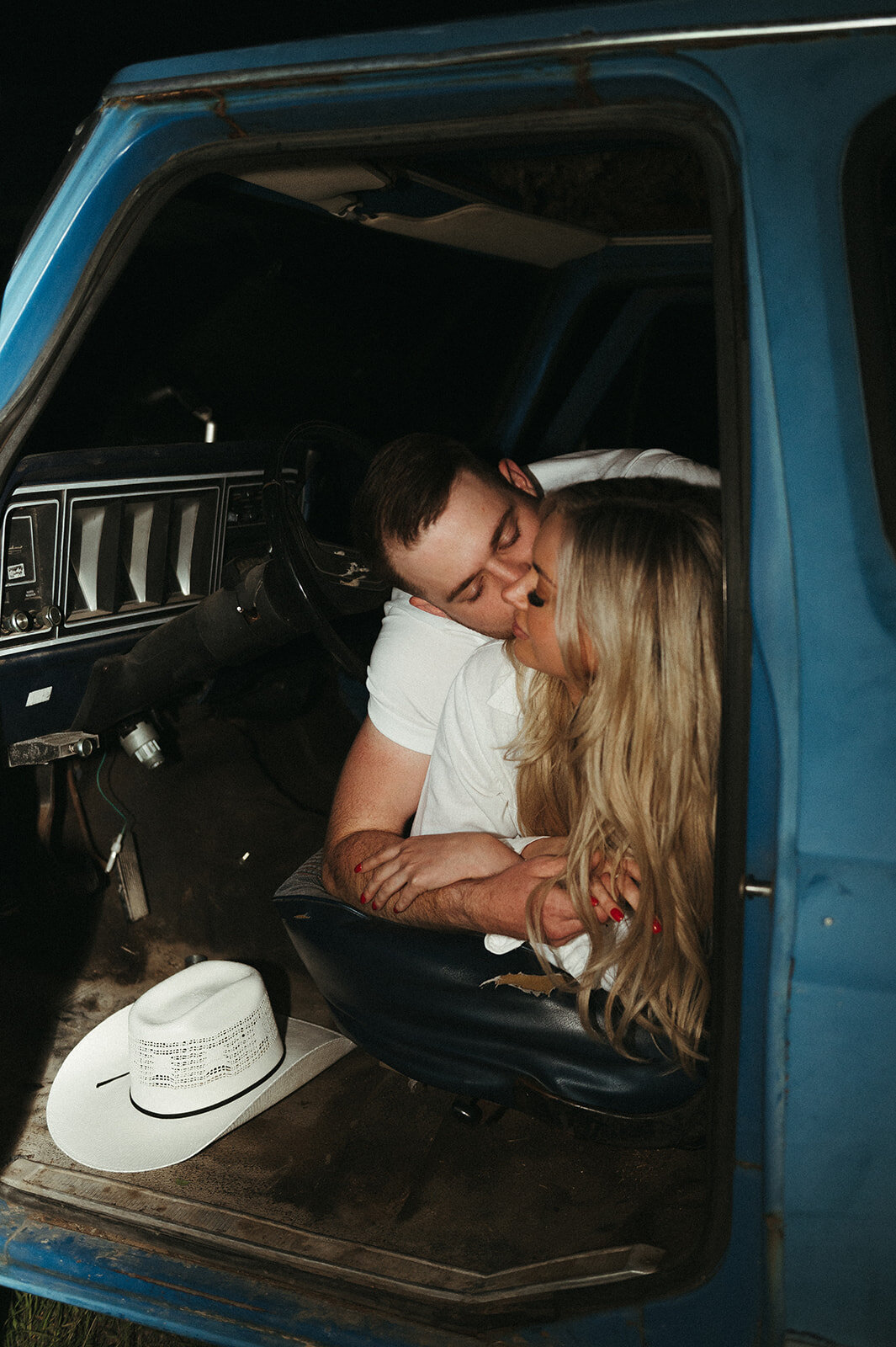presley-gray-nighttime-western-montana-engagement0338
