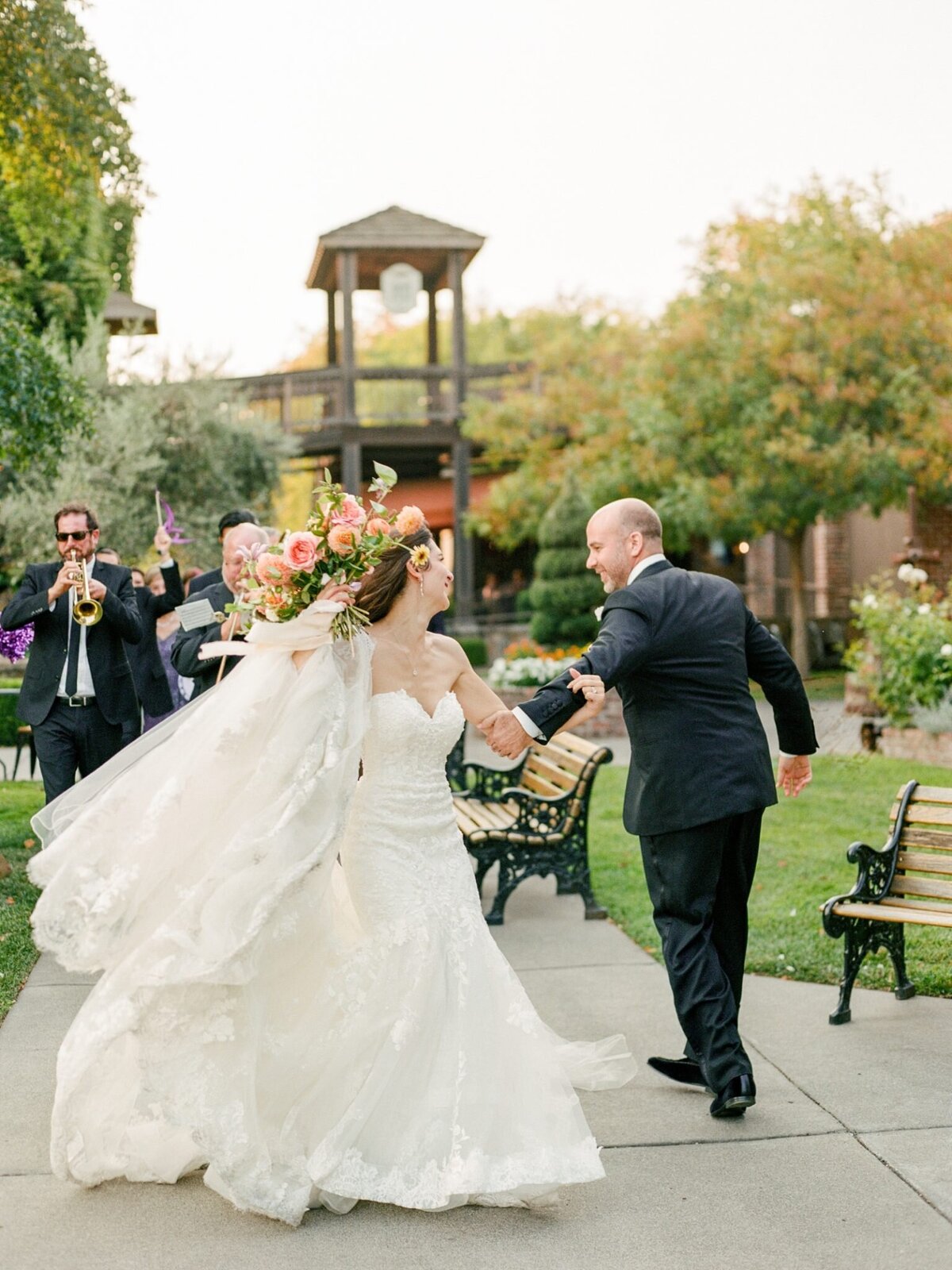 NinaDanTheEstateYountvillePavilionandBarrelRoomWeddingCassieValentePhotography0465-1536x2048